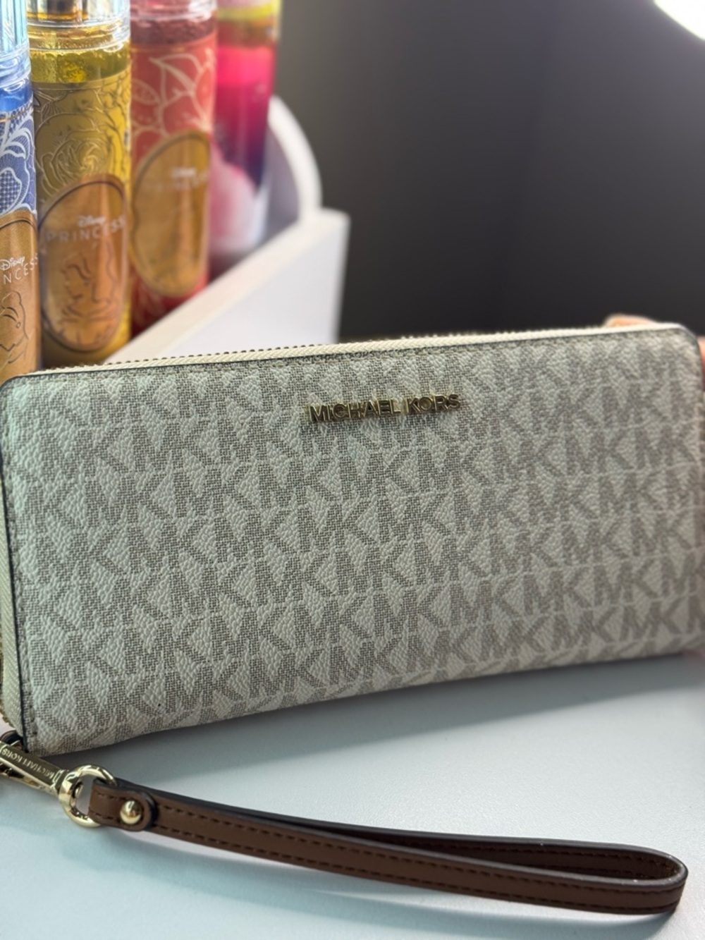 Michael Kors Cream & Brown Signature Zip-Around Wristlet